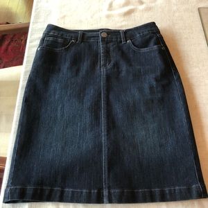 Style & Co Dark blue denim skirt size 6